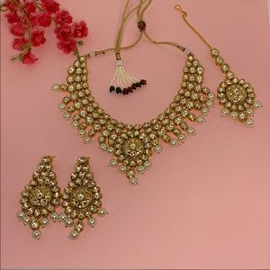 Kundan set